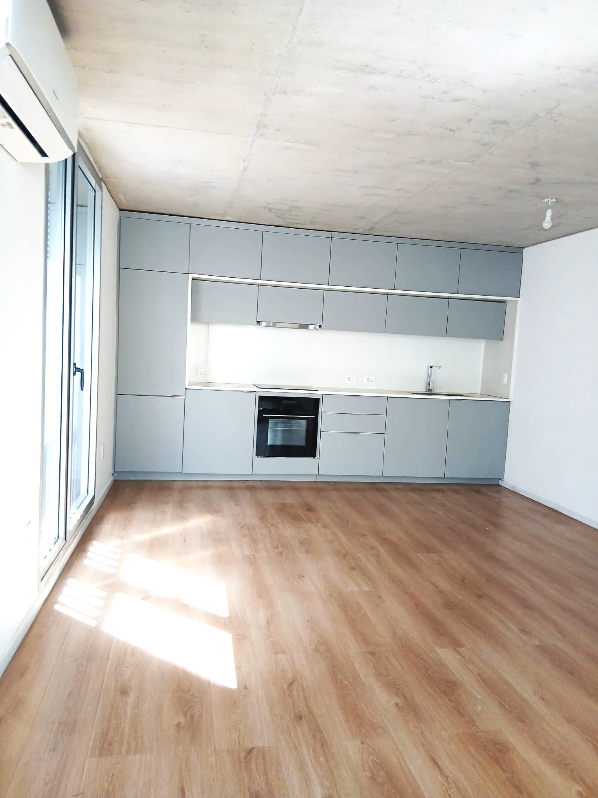 ALQUILER APARTAMENTO UN DORMITORIO, BALCÓN, PISCINA CENTRO · Foto 6