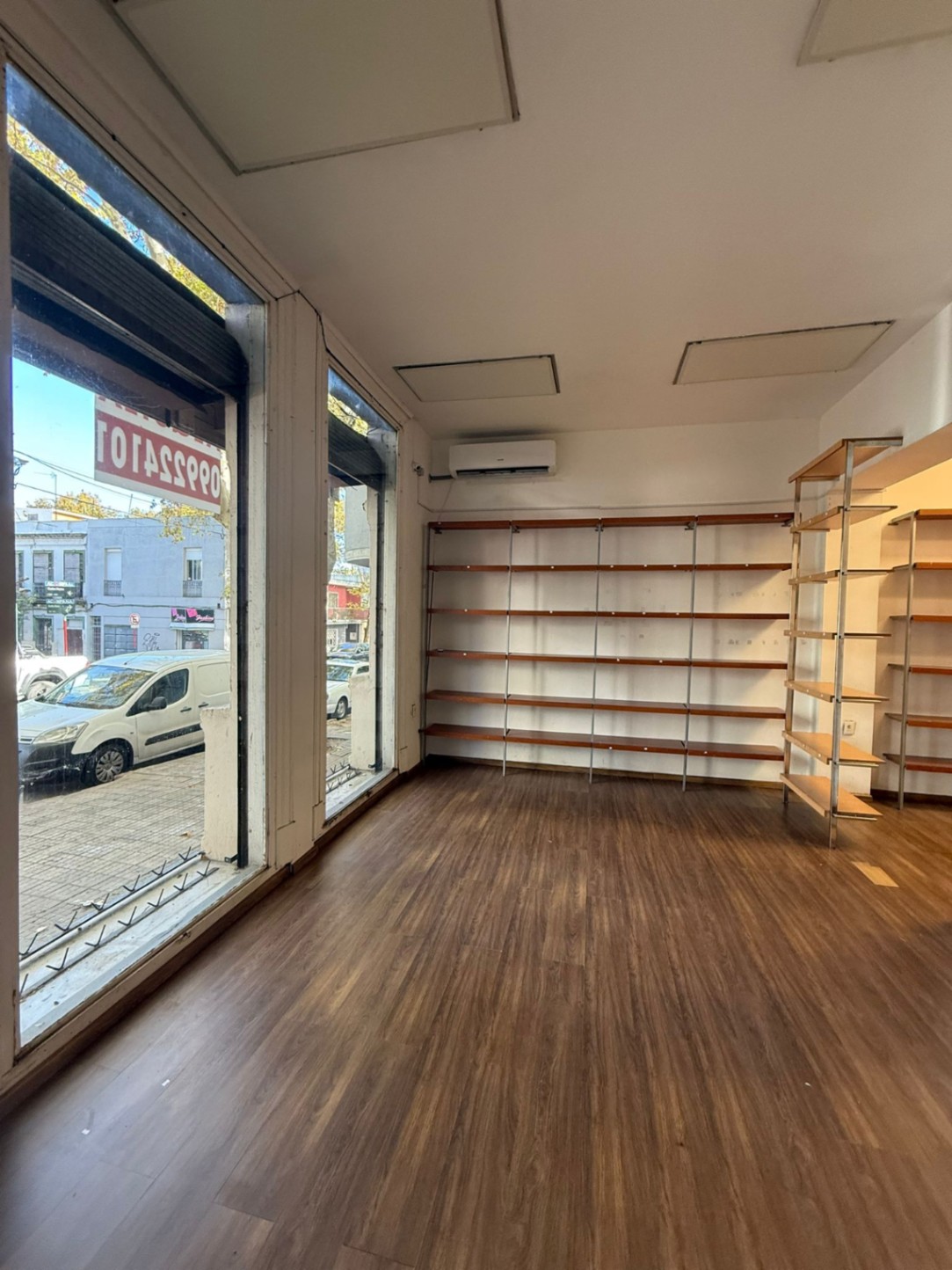 Local Comercial en alquiler ubicado en La Comercial · Foto 2
