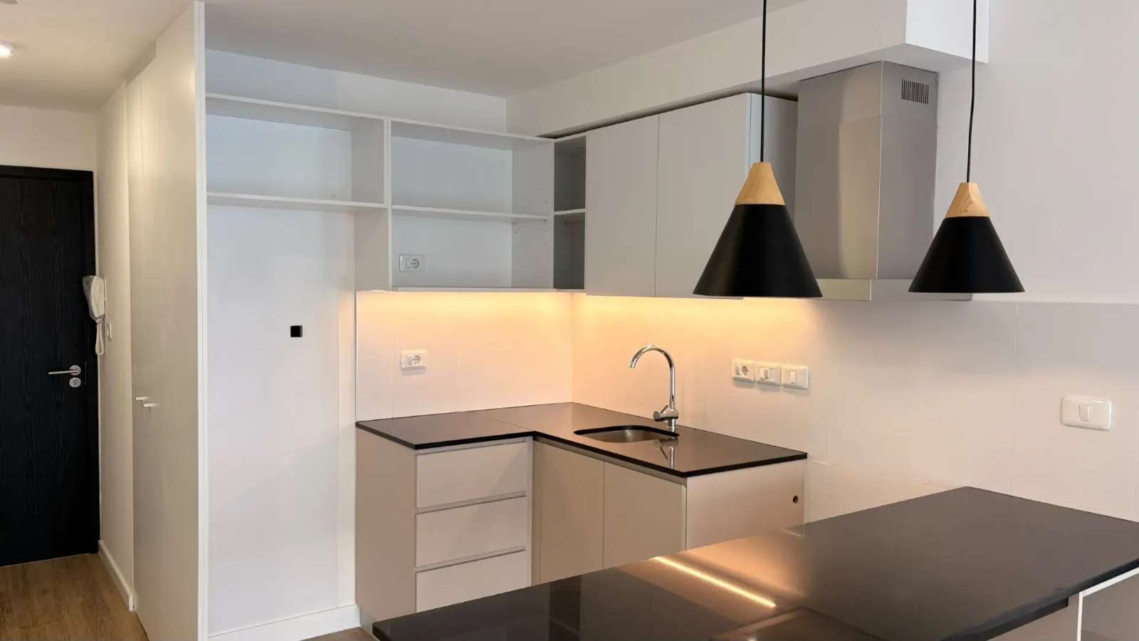 ALQUILER APARTAMENTO DOS DORMITORIOS, GARAJE EN EL CENTRO · Foto 2