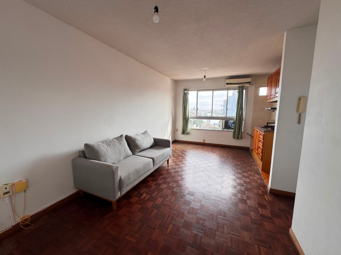 Apartamento de 1 dormitorio en piso alto – Pocitos
