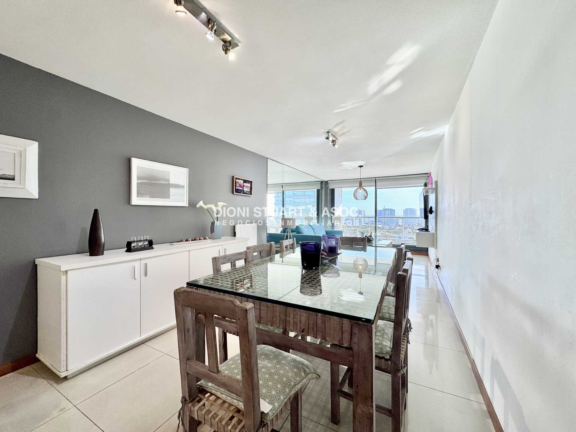 ALQUILER ANUAL O INVERNAL - APARTAMENTO 2 DORMITORIOS EN SUITE + TOILETTE - TODOS LOS AMENITIES · Photo 4