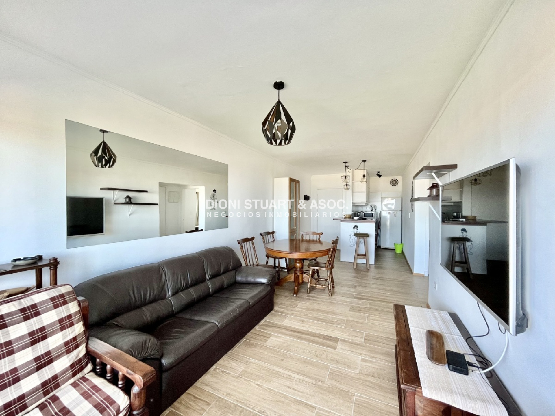 ALQUILER ANUAL O INVERNAL - APARTAMENTO 2 DORMITORIOS - FRENTE AL MAR - PLAYA BRAVA - TODO RECICLADO !! · Photo 7
