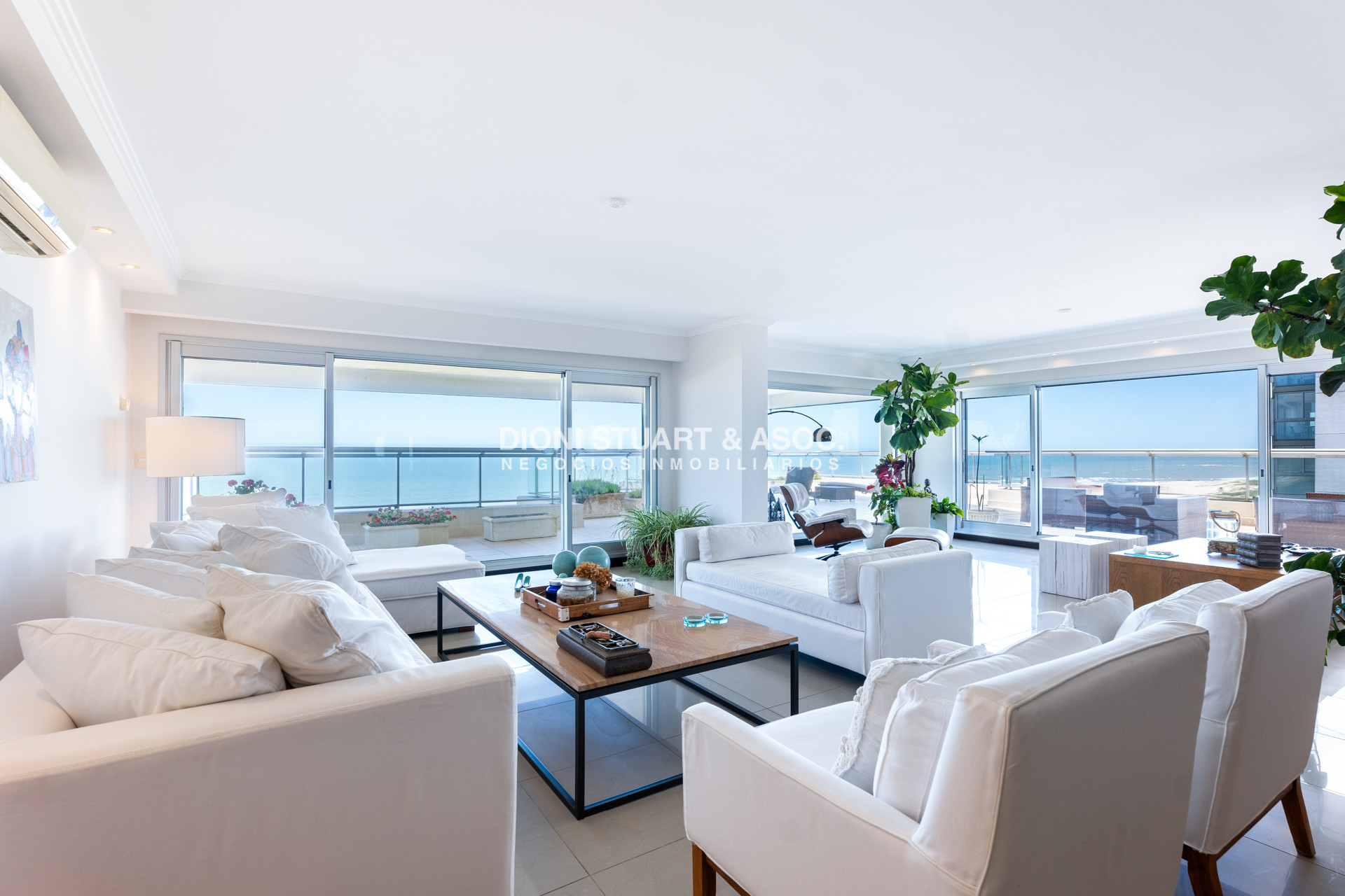 TORRE LOBOS ESQUINERO - 3 DORM EN SUITE + DEP. SERV