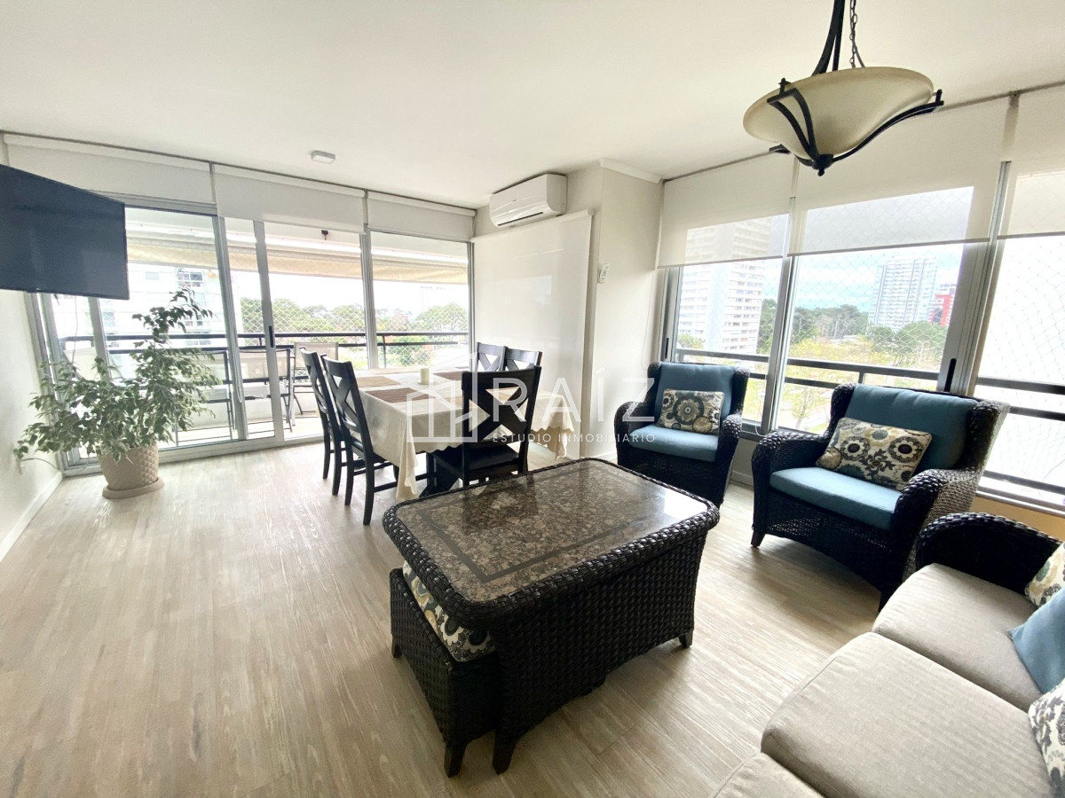 VENTA APARTAMENTO 3 DORMITORIOS ROOSEVELT