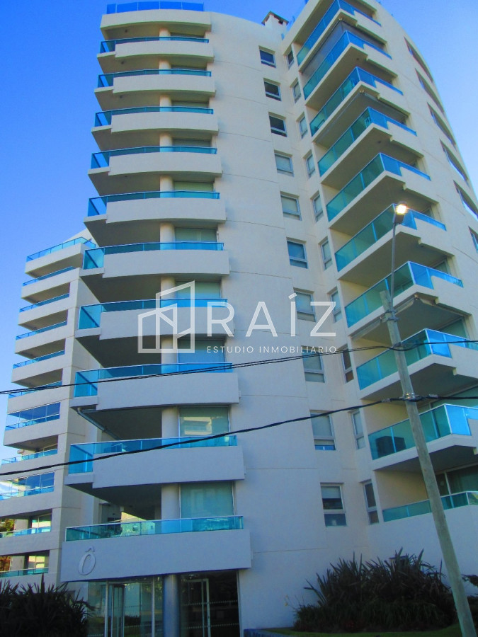APARTAMENTO EN OPORTUNIDAD!!!  A METROS DEL MAR