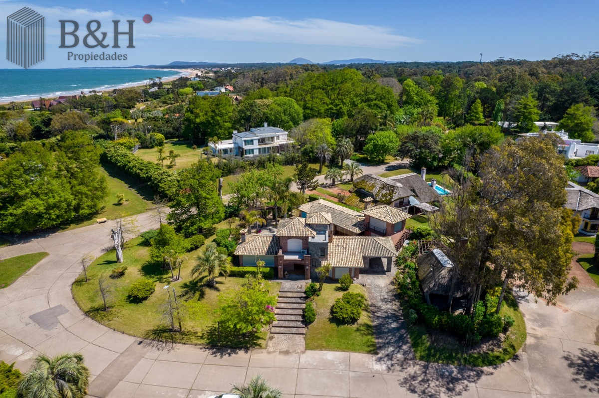 Alquiler temporario de Casa 5 DORMITORIOS en Solana, Punta Ballena. Ref  #WC067C