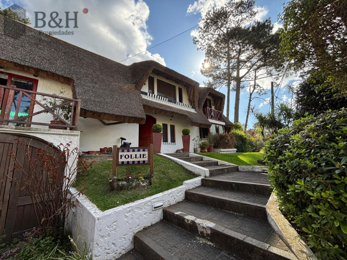 se vende y alquilo hermosa casa en pinares