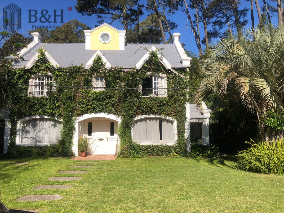 Casa a la venta en Pinares Mansa - Punta del Este
