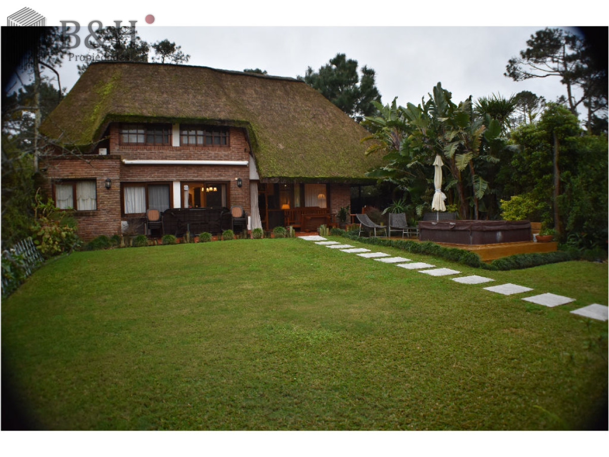 Casa en Venta y Alquiler, San Rafael, Punta del Este, 3 Dormitorios.