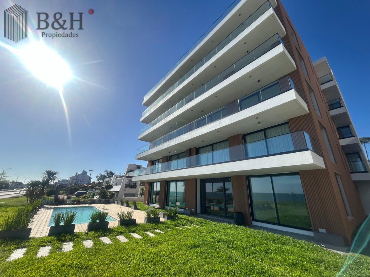 Apartamento de 3 dormitorios en alquiler, Punta del Este