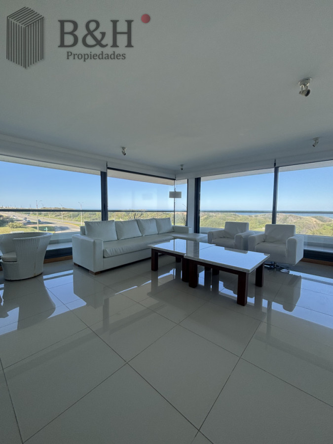 Apartamento esquinero en Blue Bird de 3 suite. Playa Brava - Punta del Este