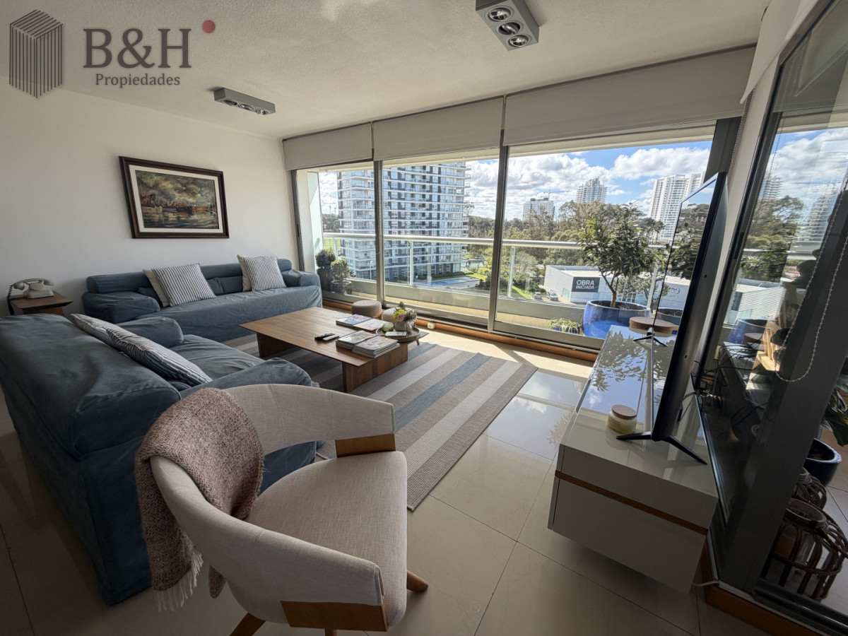 Apartamento 3 Dormitorios Avenida Roosevelt Punta del Este Cochera · Foto 4