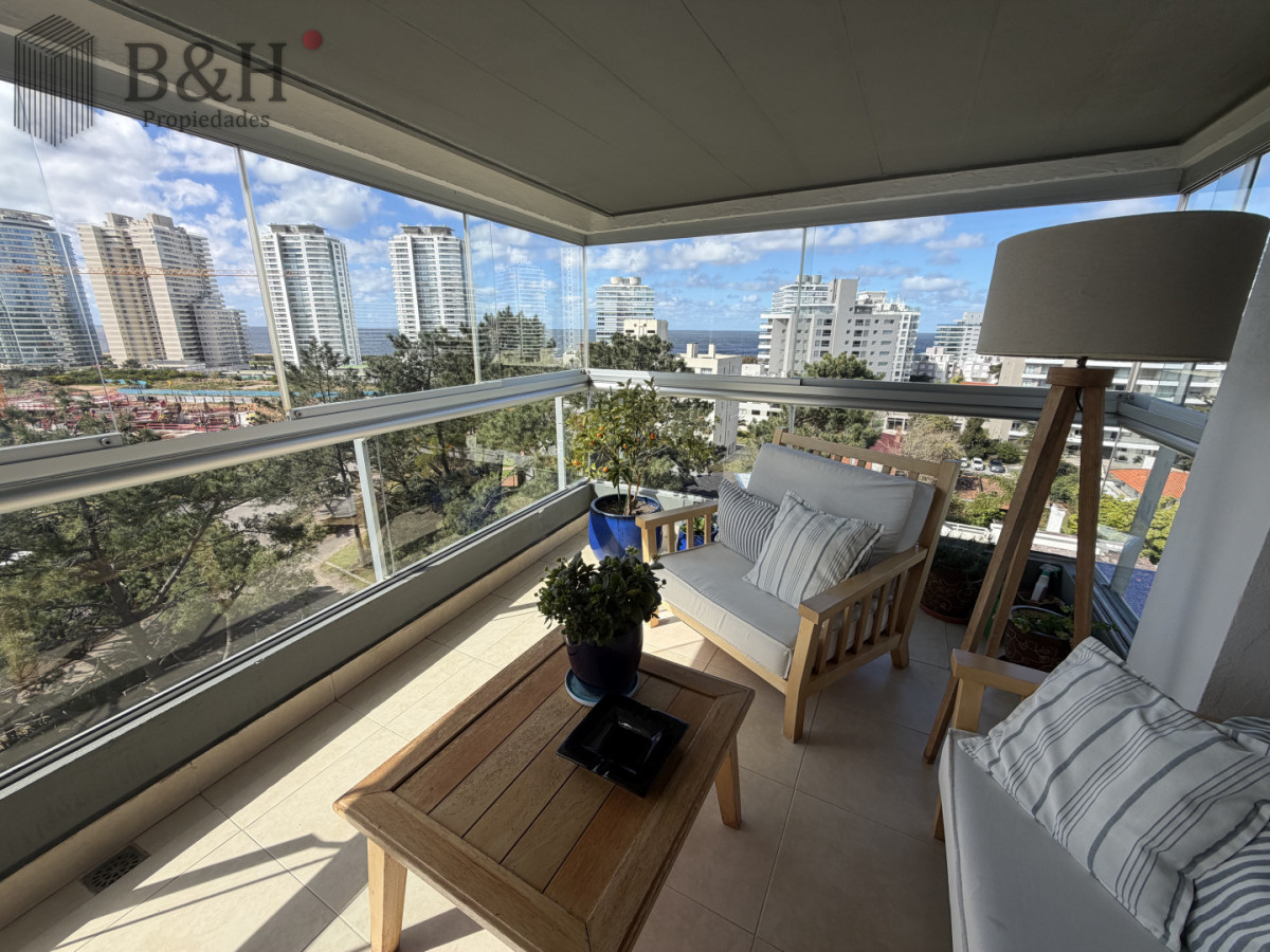 Apartamento 3 Dormitorios Avenida Roosevelt Punta del Este Cochera · Foto 2