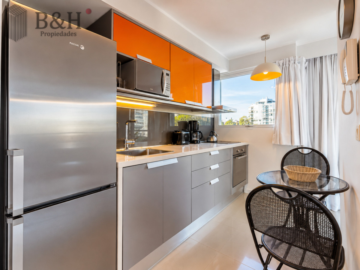 Moderno Apartamento de 1 Dormitorio en Suite a pasos del mar. Playa Mansa, Punta del Este · Foto 6