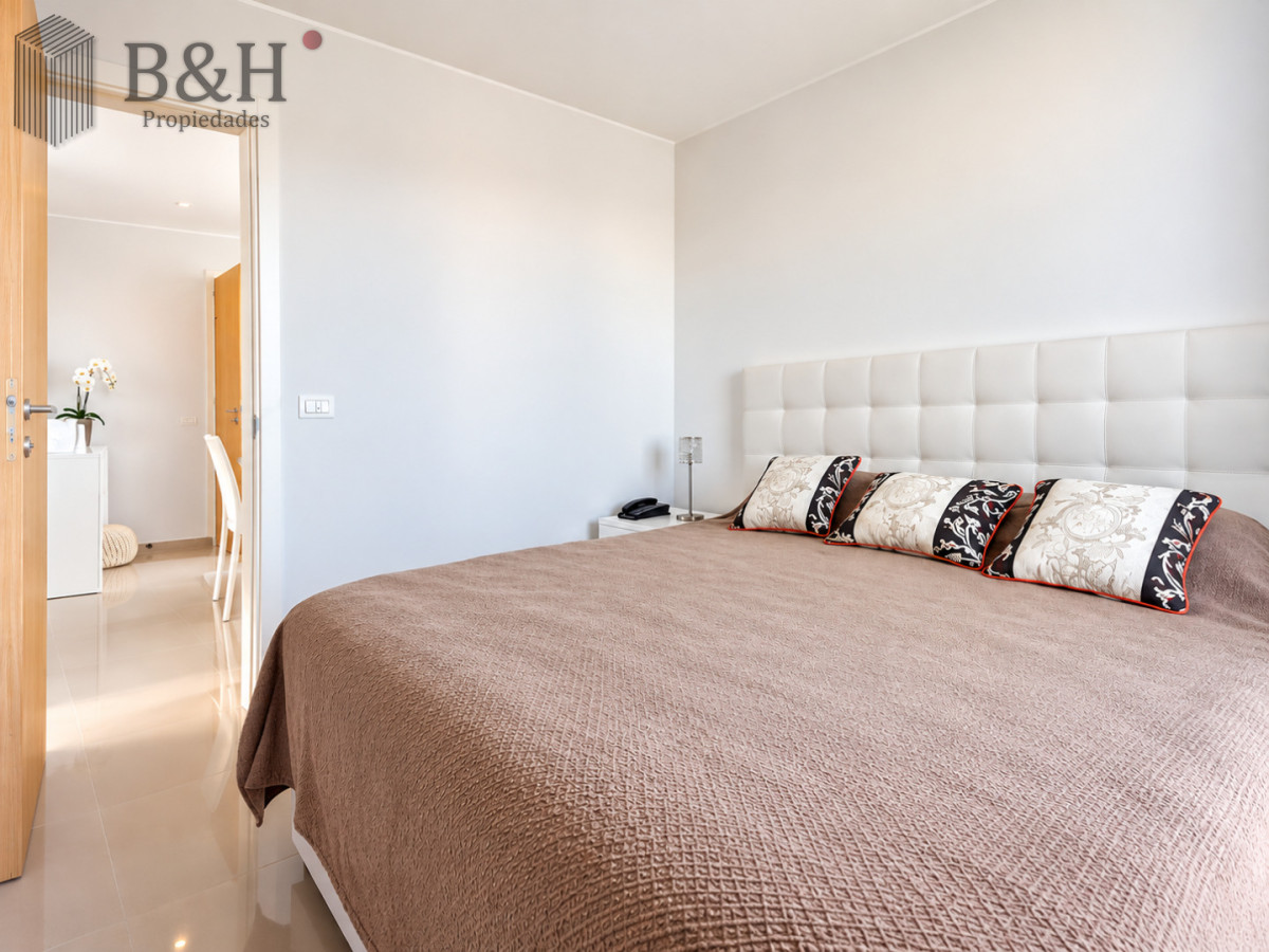 Moderno Apartamento de 1 Dormitorio en Suite a pasos del mar. Playa Mansa, Punta del Este · Foto 12
