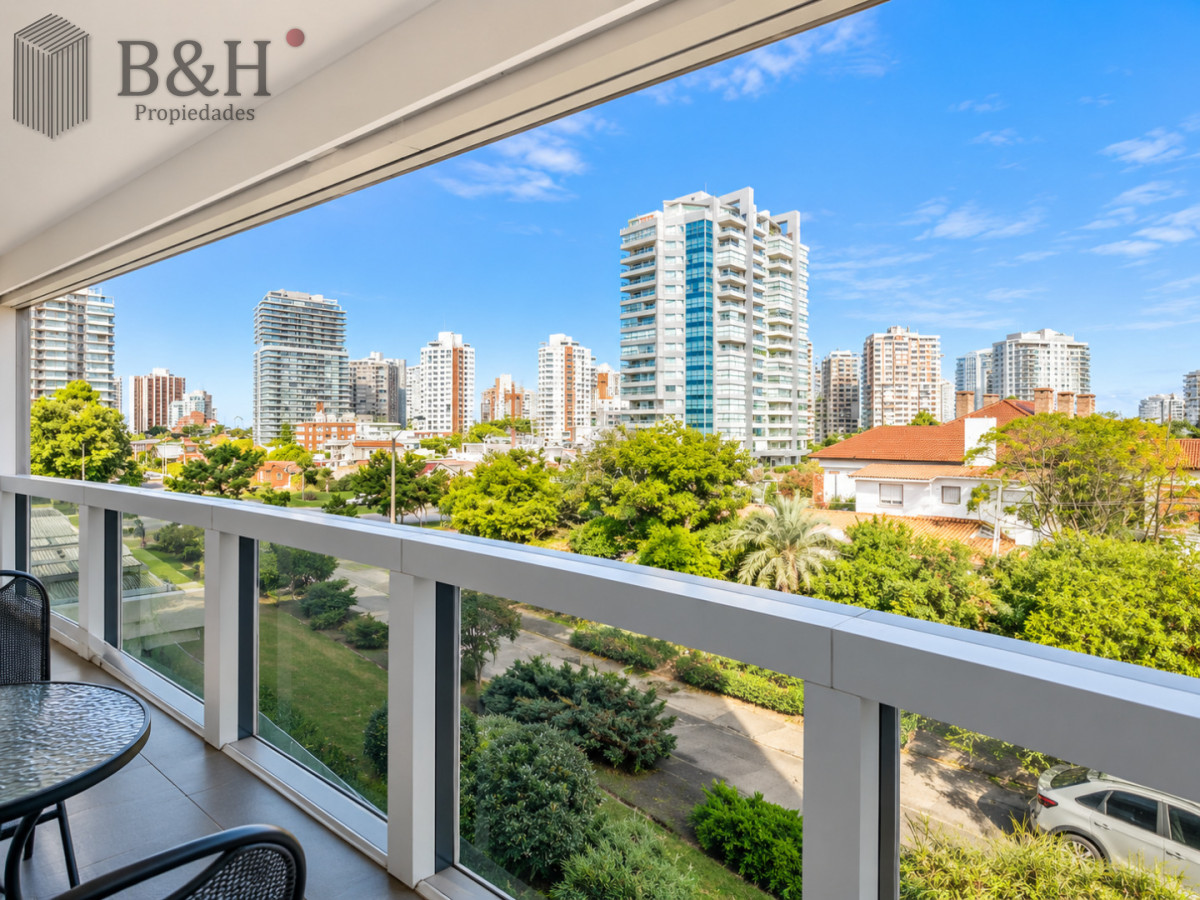 Moderno Apartamento de 1 Dormitorio en Suite a pasos del mar. Playa Mansa, Punta del Este · Foto 11
