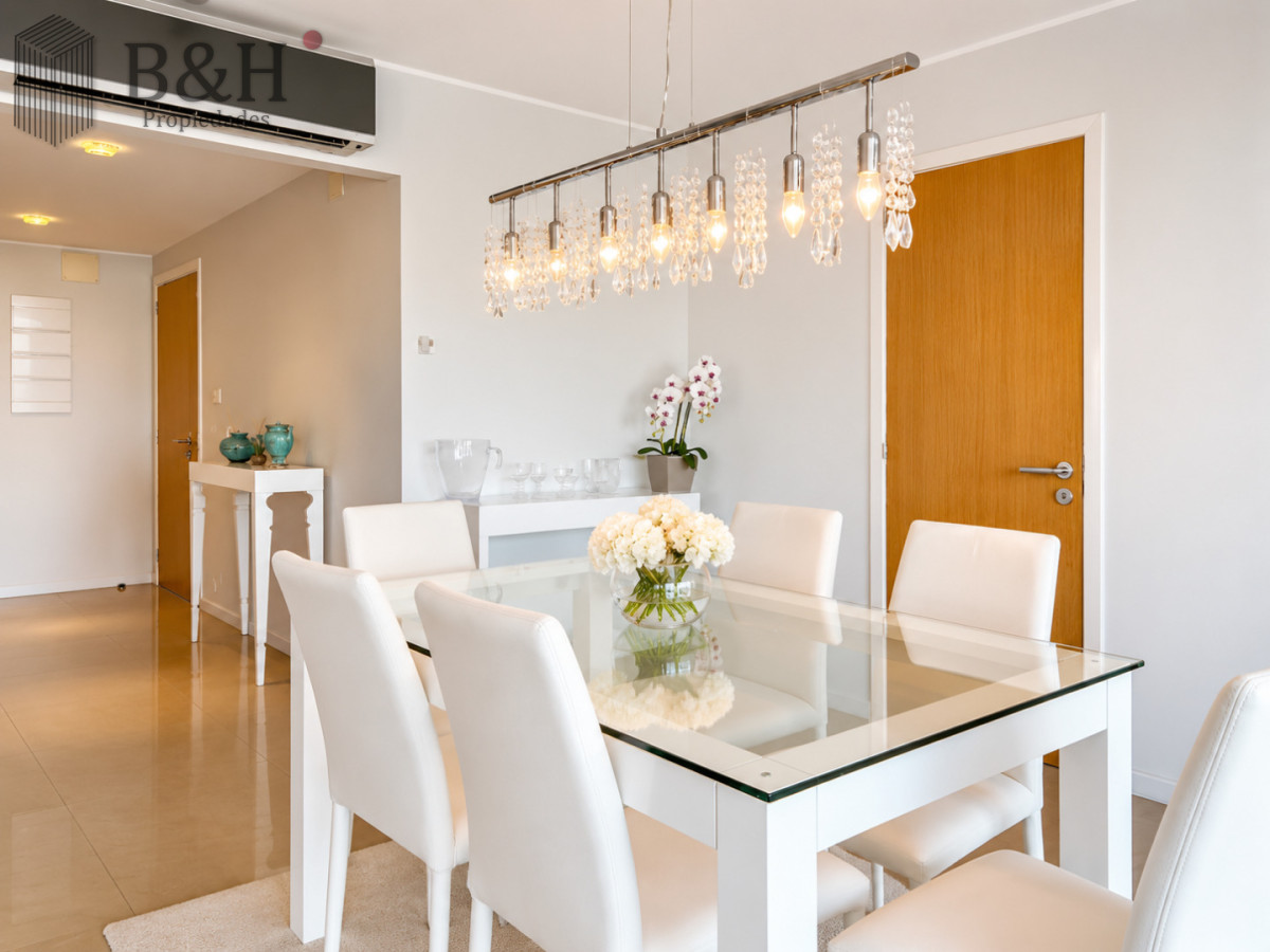 Moderno Apartamento de 1 Dormitorio en Suite a pasos del mar. Playa Mansa, Punta del Este · Foto 9