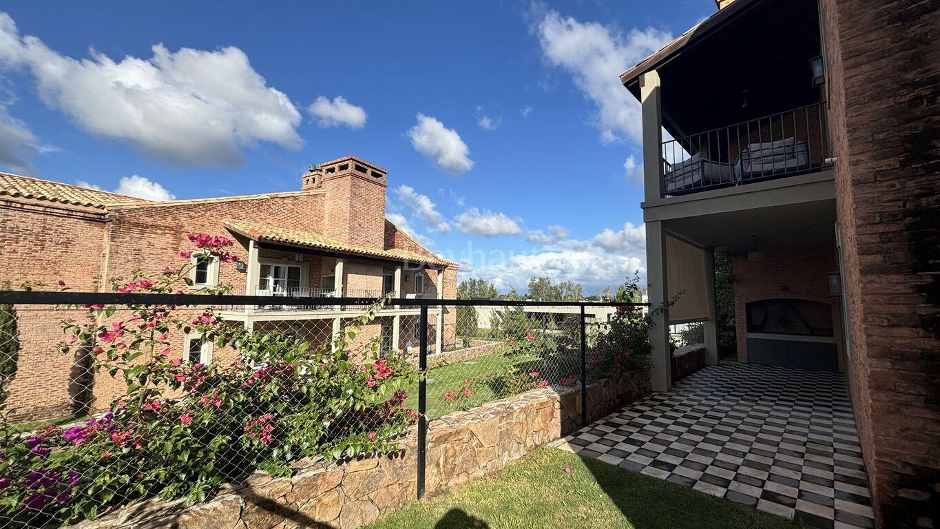 APARTAMENTO BARRIO PRIVADO