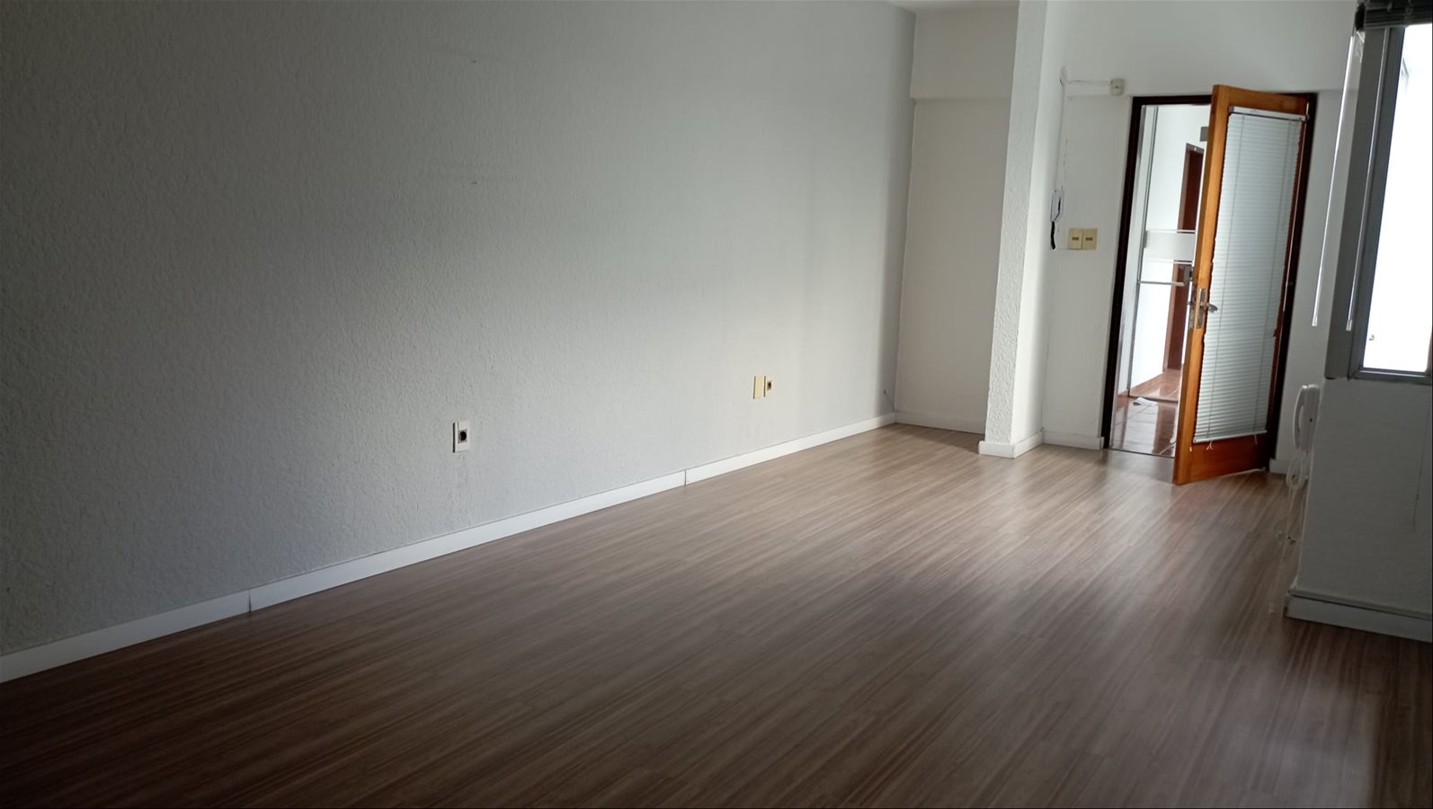 Amplio apartamento piso alto en el centro de ciudad vieja