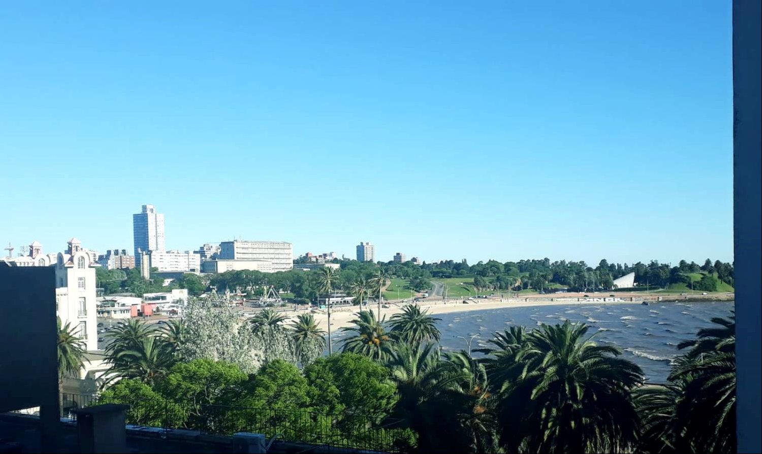 Apartamento 1 Dormitorio amoblado, Parque Rodo, frente a la Rambla