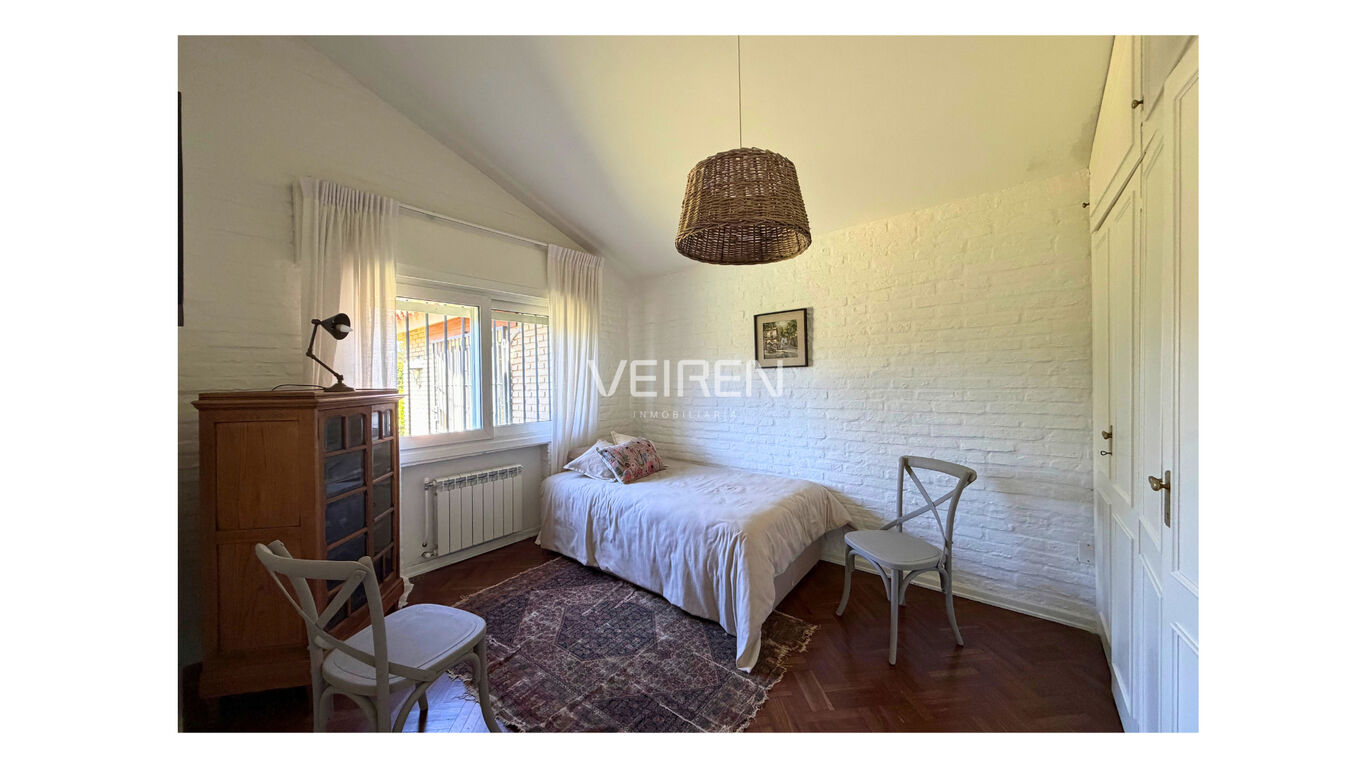 Amplia y luminosa casa reciclada en Carrasco Sur · Foto 12