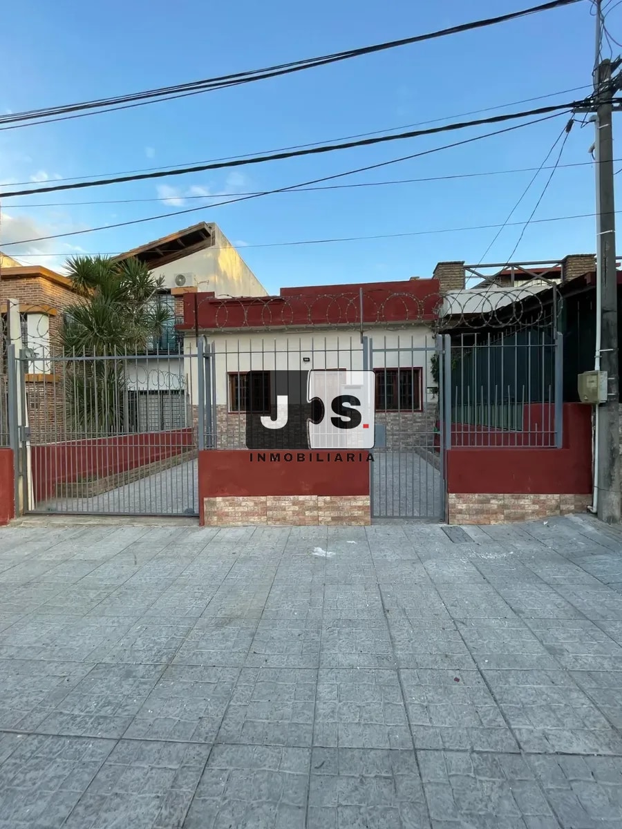 Casa en alquiler c/ cochera en Buceo