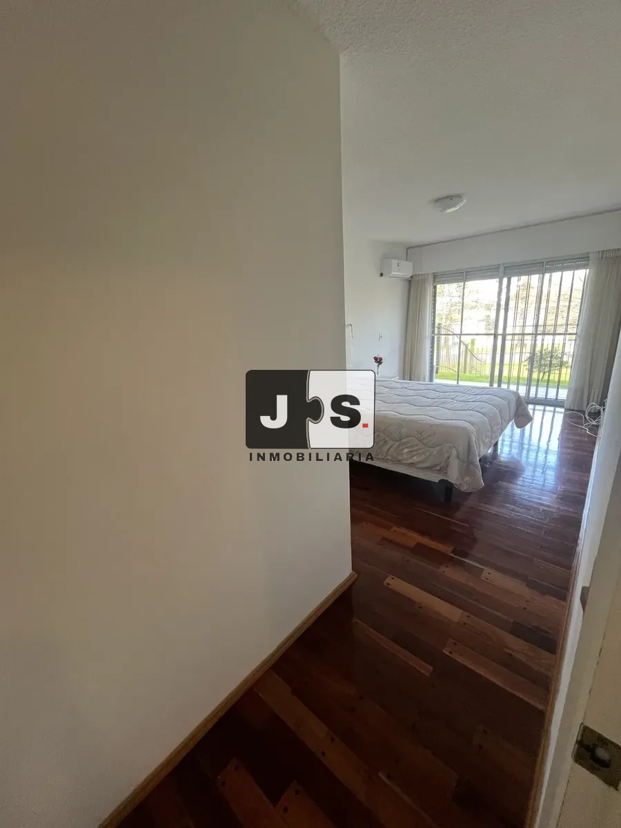 Alquiler de casa de 2 dormitorios en Carrasco c/cochera · Foto 12