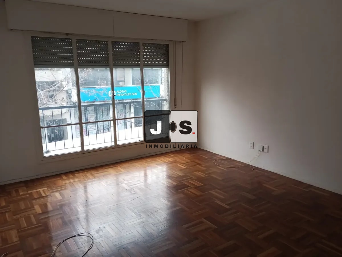 Alquiler de apartamento de 2 dormitorios en Tres cruces · Foto 9