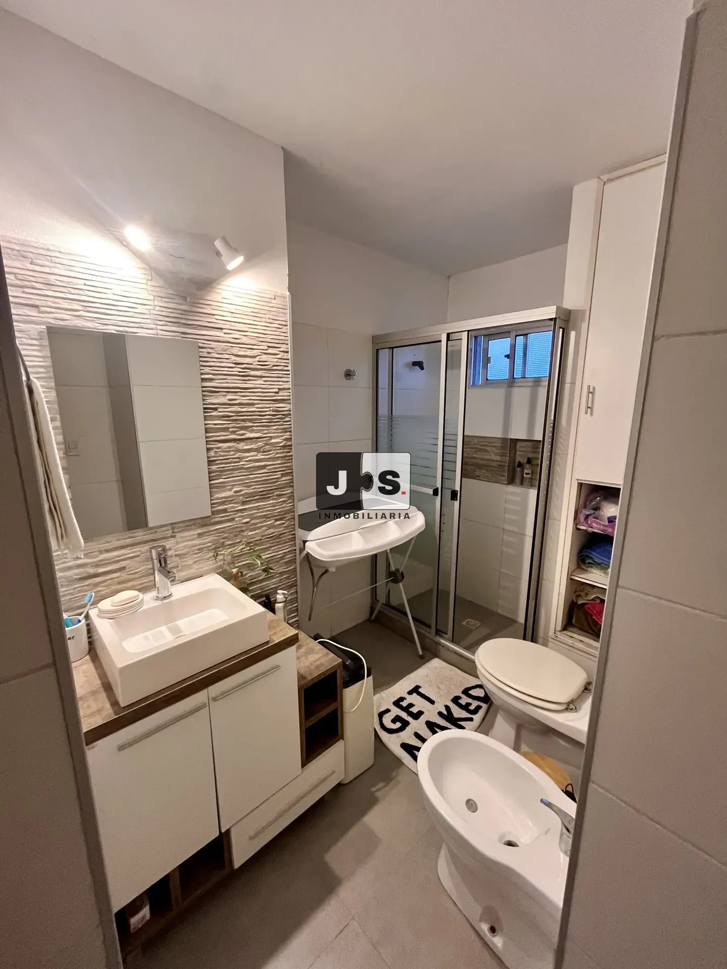 Alquilo apartamento de 3 dormitorios en Pocitos · Foto 9