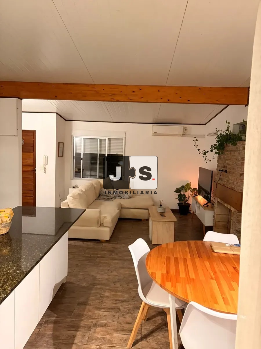 Alquiler de casa de 2 dormitorios en Solymar c/cochera · Foto 2