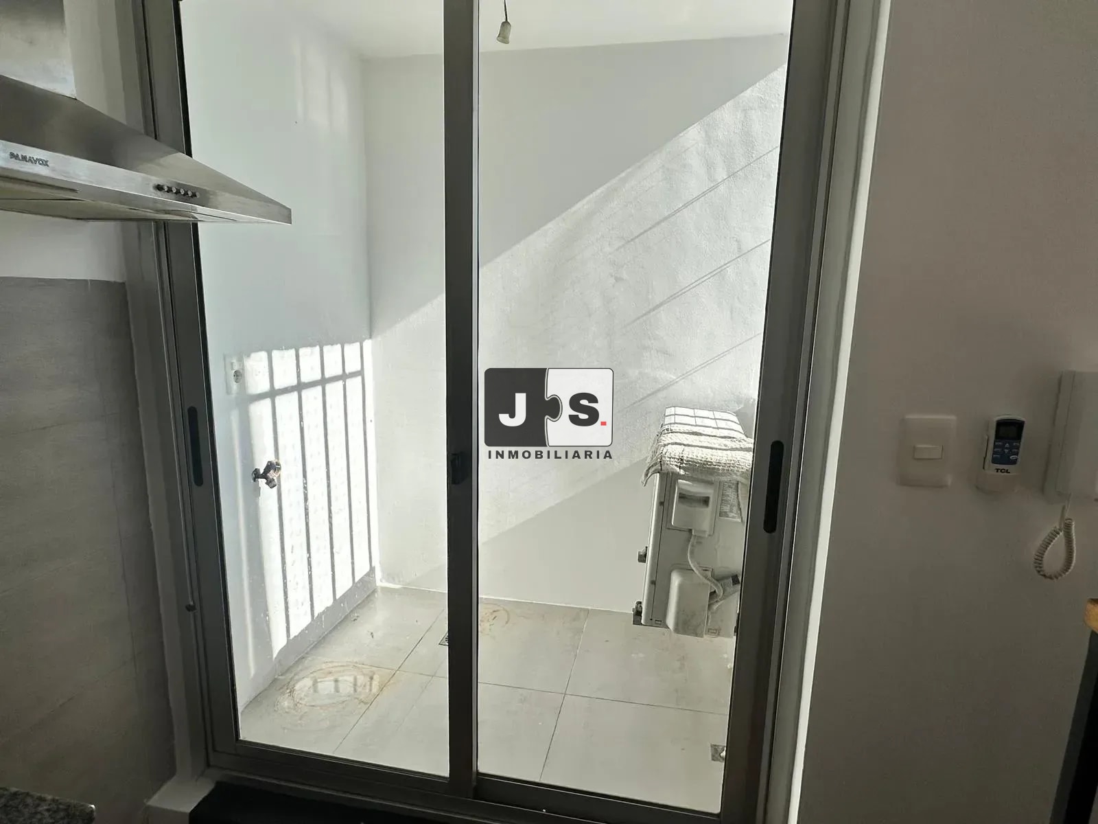 Alquilo Apartamento 2 dormitorios Tres Cruces con cochera · Foto 12