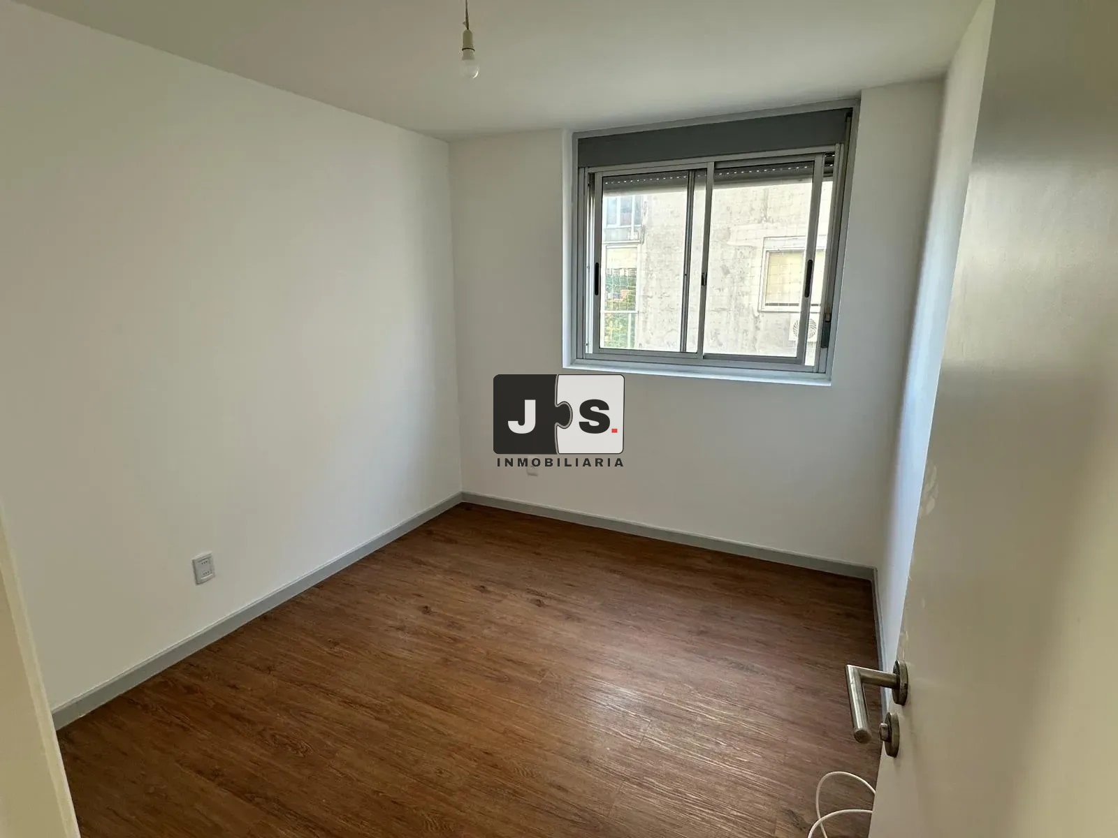 Alquilo Apartamento 2 dormitorios Tres Cruces con cochera · Foto 9