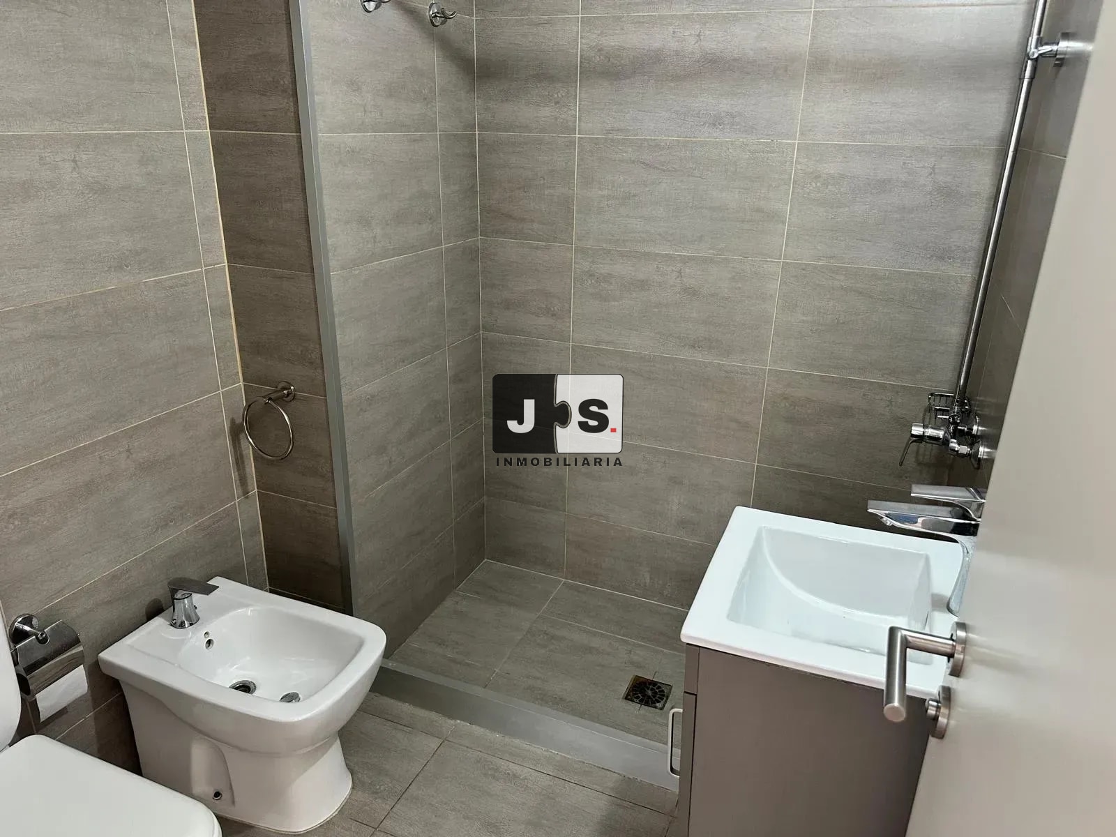 Alquilo Apartamento 2 dormitorios Tres Cruces con cochera · Foto 10