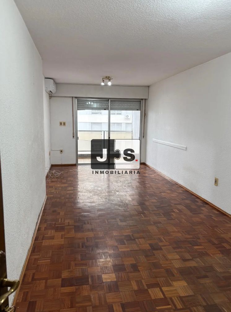 Apartamento en alquiler 3 dormitorios 2 baños c/ cochera en Parque Batlle