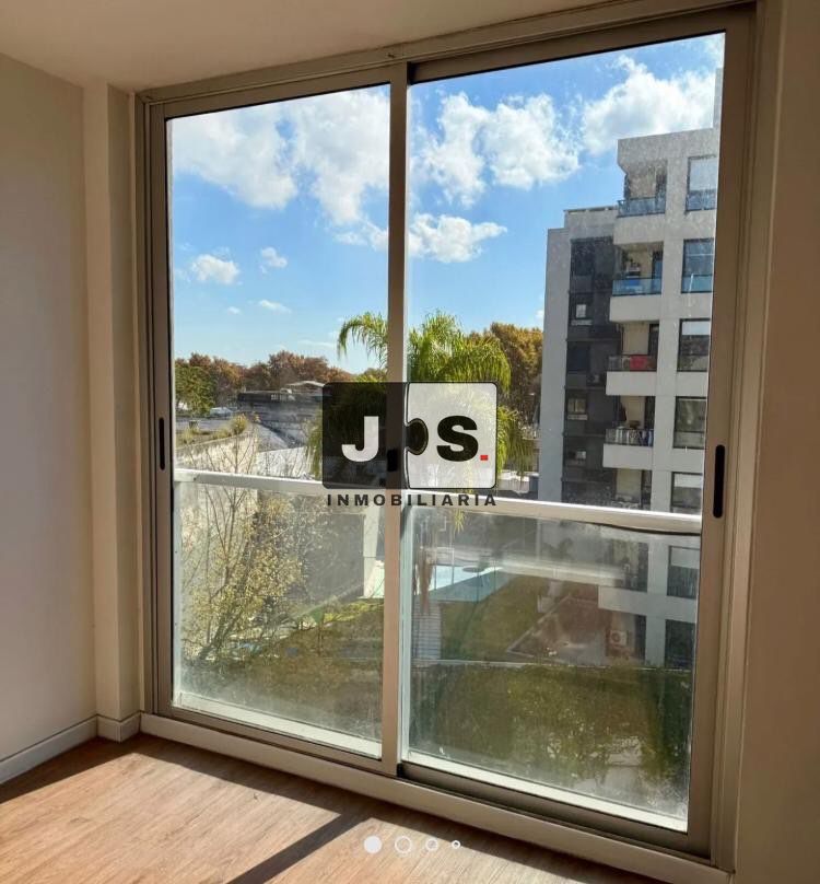 Alquiler Apartamento 2 Dormitorios Tres Cruces con cochera · Foto 3