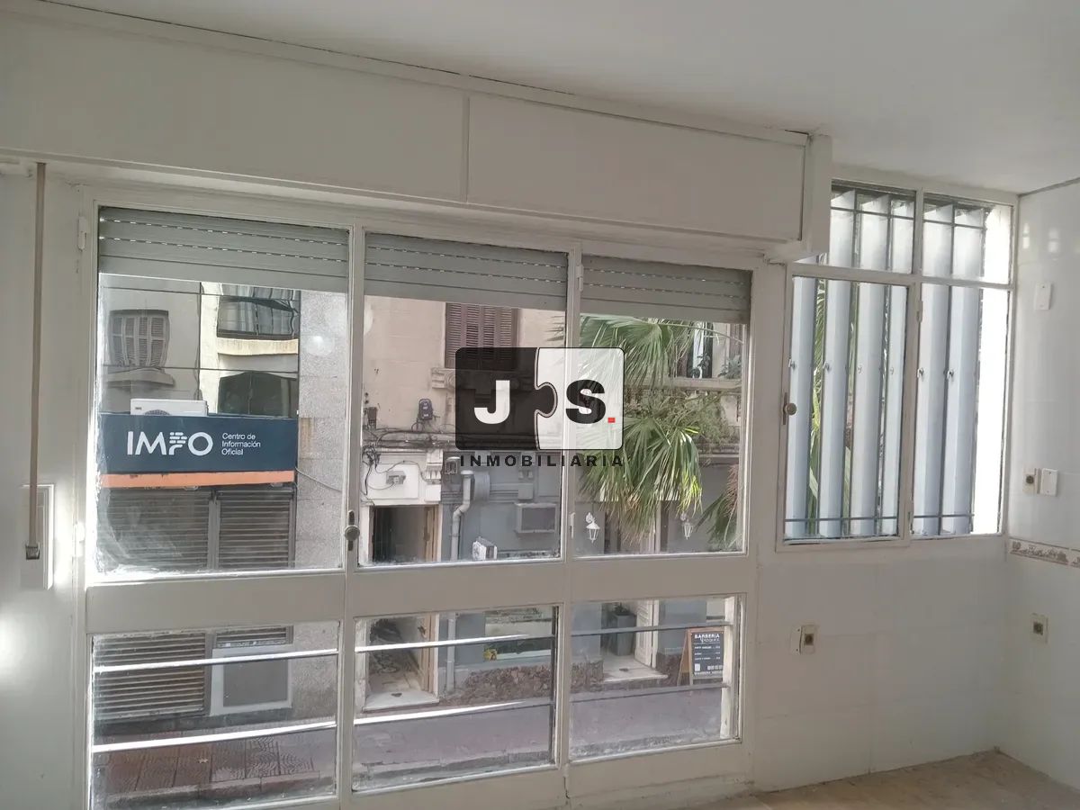 Alquilo Apartamento 1 dormitorio 2 baños Centro · Foto 1