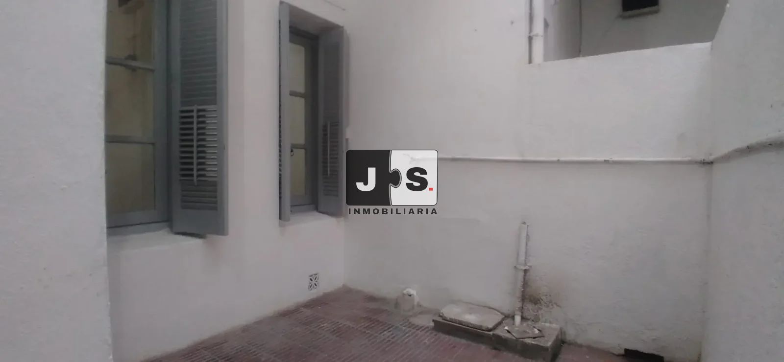 Alquilo apartamento 1 dormitorio con patio Centro · Foto 12