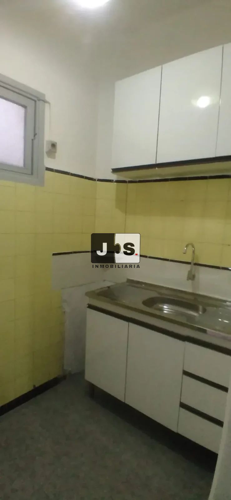 Alquilo apartamento 1 dormitorio con patio Centro · Foto 9