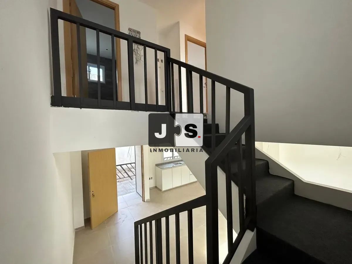 Alquilo apartamento 2 dormitorios c/ cochera Barrio Malvin
