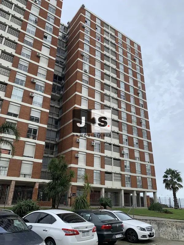 Alquilo apartamento 3 dormitorios en Centro · Foto 1