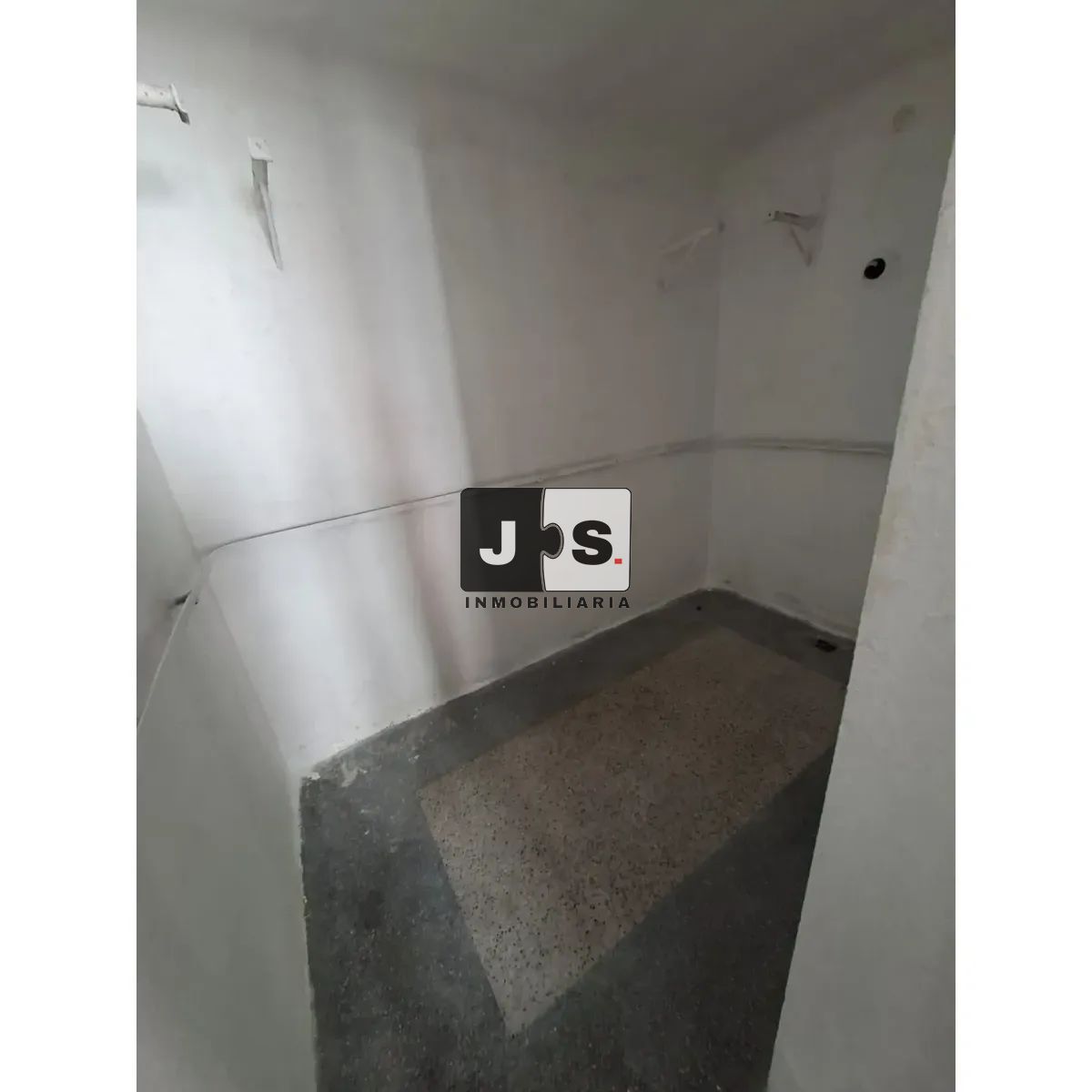 Alquilo local comercial en reducto · Foto 12