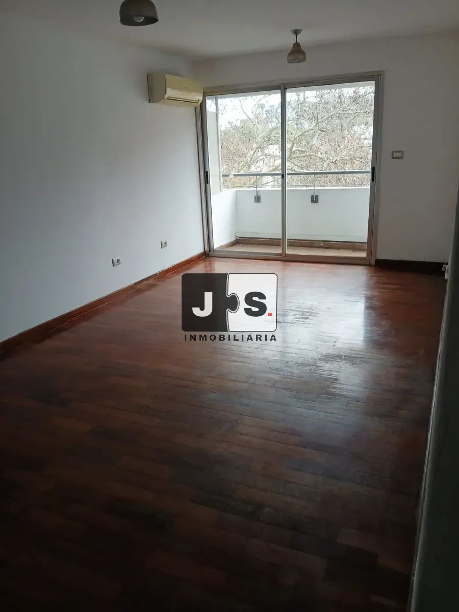 Alquiler de apartamento de 2 dormitorios en Tres cruces · Foto 3