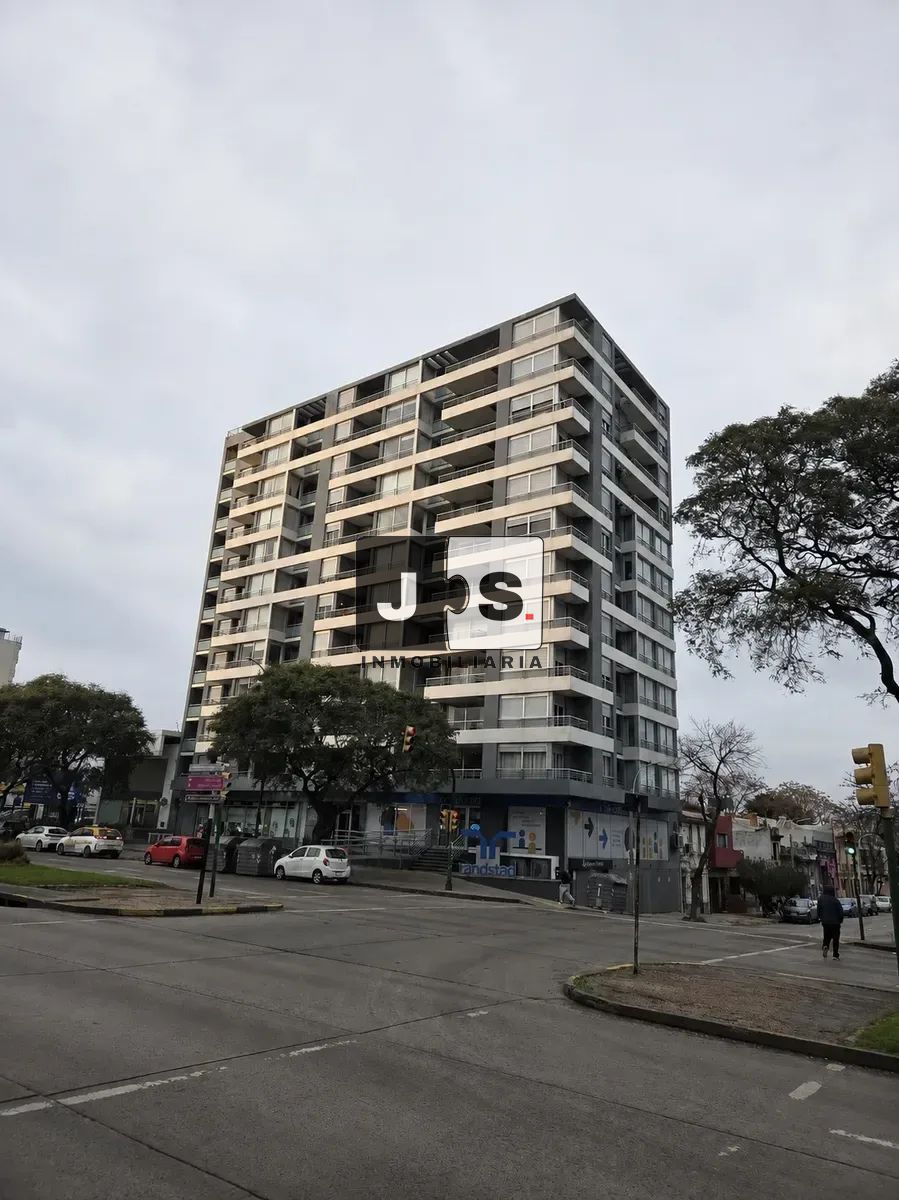 Apartamento en alquiler en La Comercial