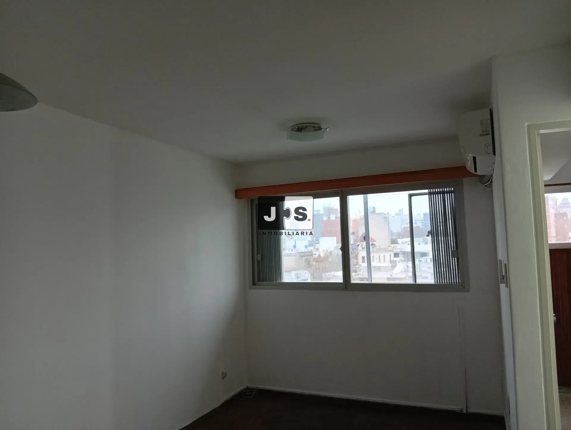Alquilo apartamento 1 dormitorio c/ balcon Zona Centro · Foto 8
