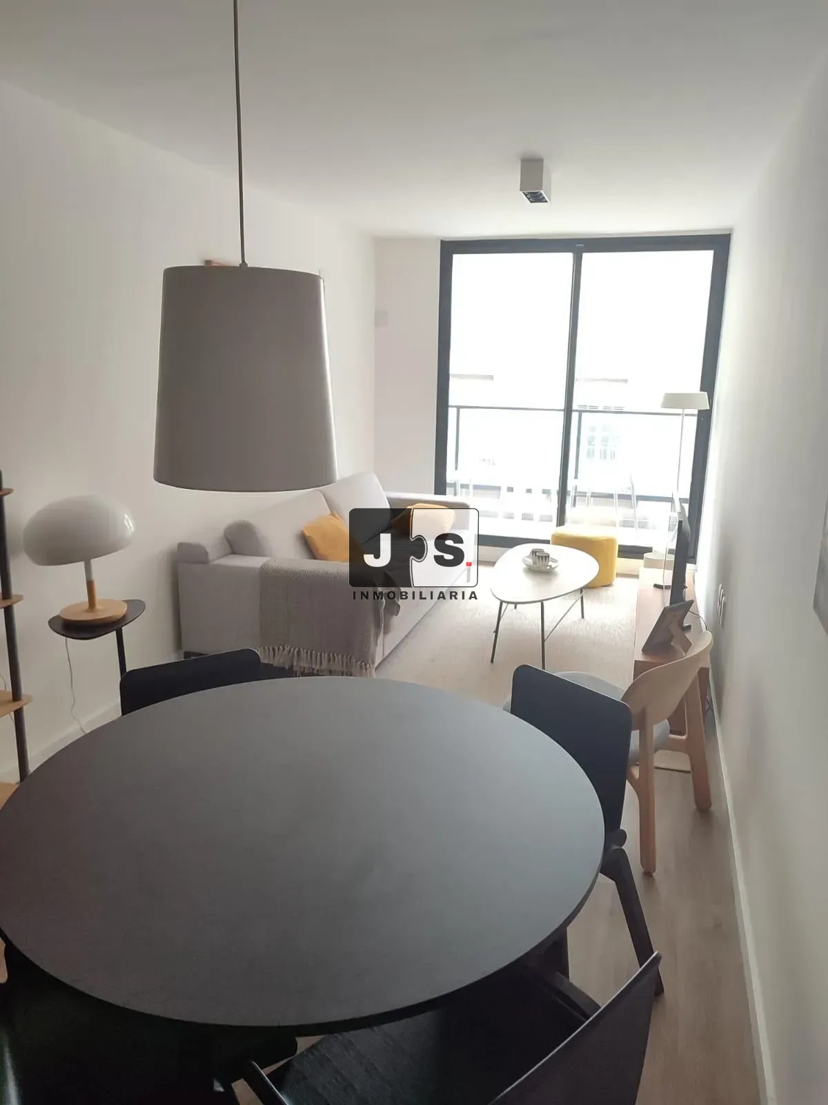 Apartamento en alquiler c/ cochera en Centro