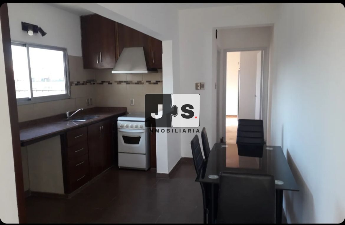 Alquilo Apartamento PentHouse 1 dormitorio con terraza Centro · Foto 4