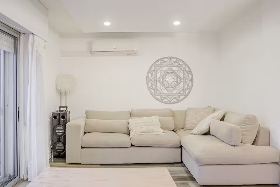 ALQUILER apartamento amoblado de 3 dormitorios, cochera y balcon en Malvin · Foto 5