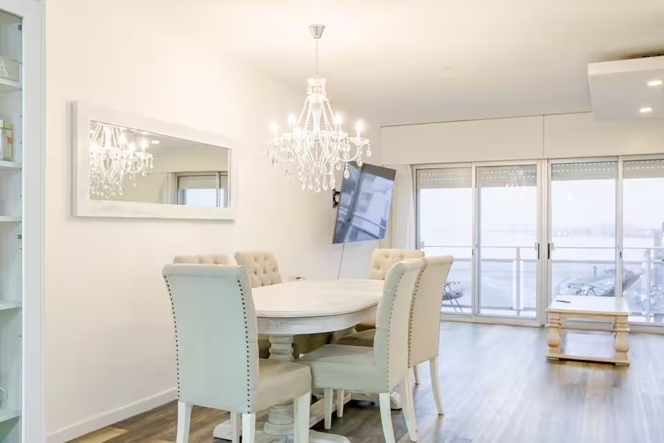 ALQUILER apartamento amoblado de 3 dormitorios, cochera y balcon en Malvin · Foto 9