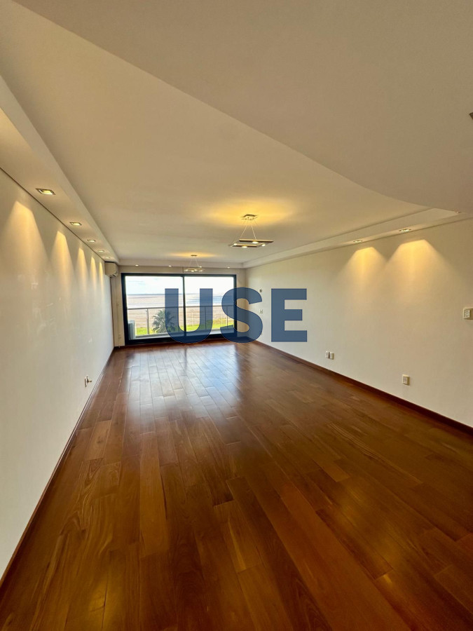 Apartamento de lujo de tres habitaciones con vistas a la Rambla