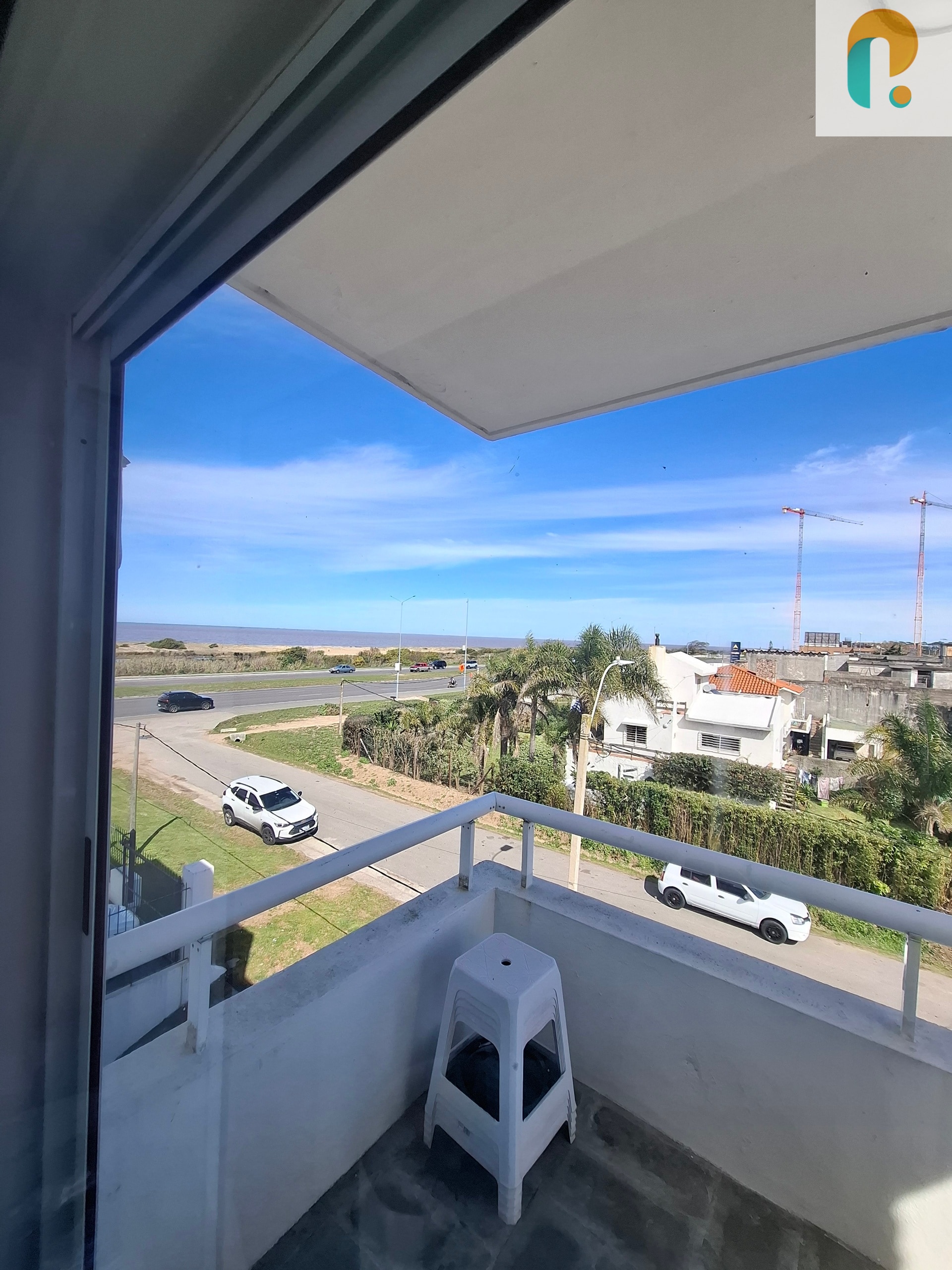 Venta Apartamento Barra de Carrasco 1 Dormitorio + 2 cocheras. Vista al mar